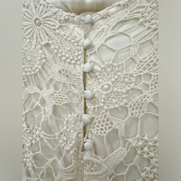 H&M cream lace/crochet dress with French buttons - Picture 4 of 7